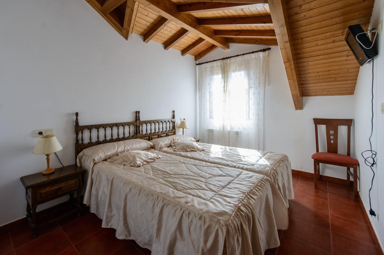 Hostal Camino Real Calzadilla de la Cueza Exterior foto